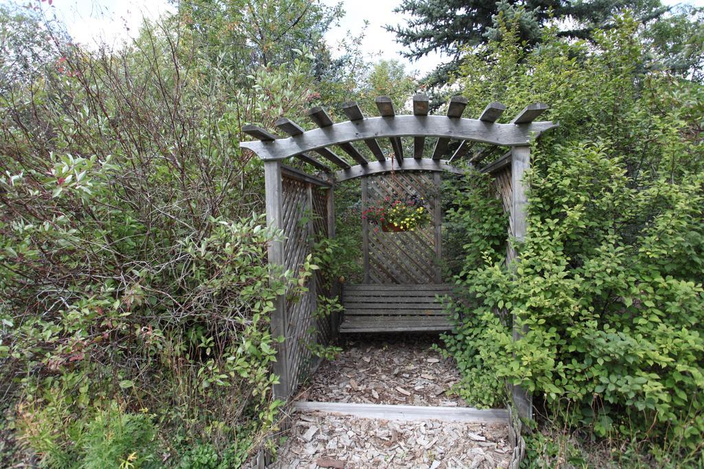 Sproule Heritage Bed & Breakfast Стратмор Екстериор снимка