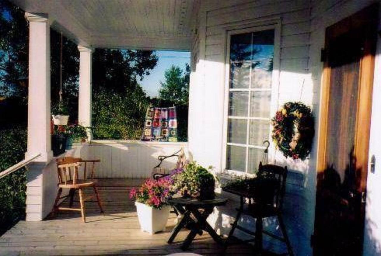Sproule Heritage Bed & Breakfast Стратмор Екстериор снимка