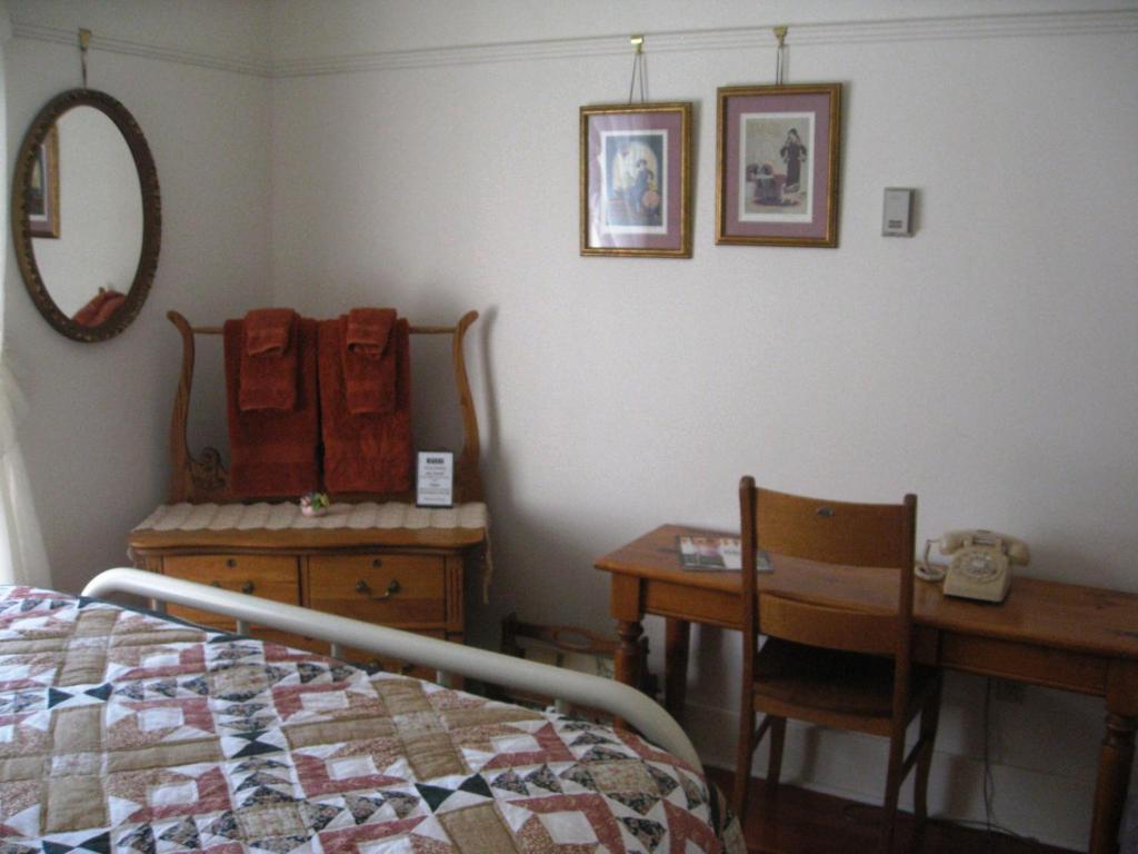 Sproule Heritage Bed & Breakfast Стратмор Екстериор снимка
