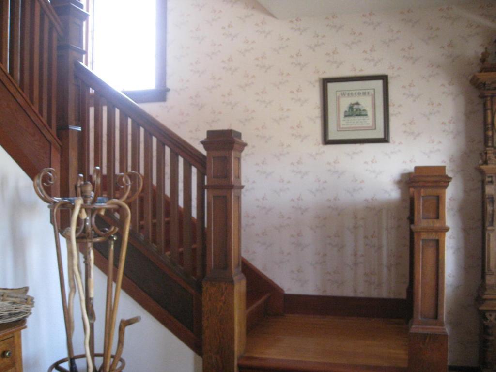 Sproule Heritage Bed & Breakfast Стратмор Екстериор снимка